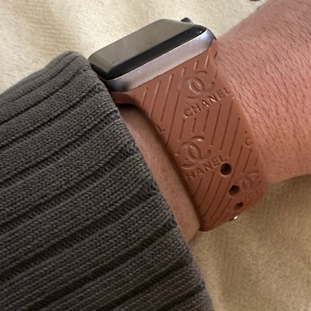 ☘️ NWOT watchband!! Brown neoprene watchband for Apple Watch.